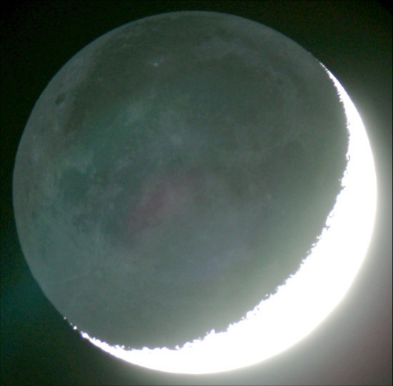 Earthshine in the evening 04/05/2003